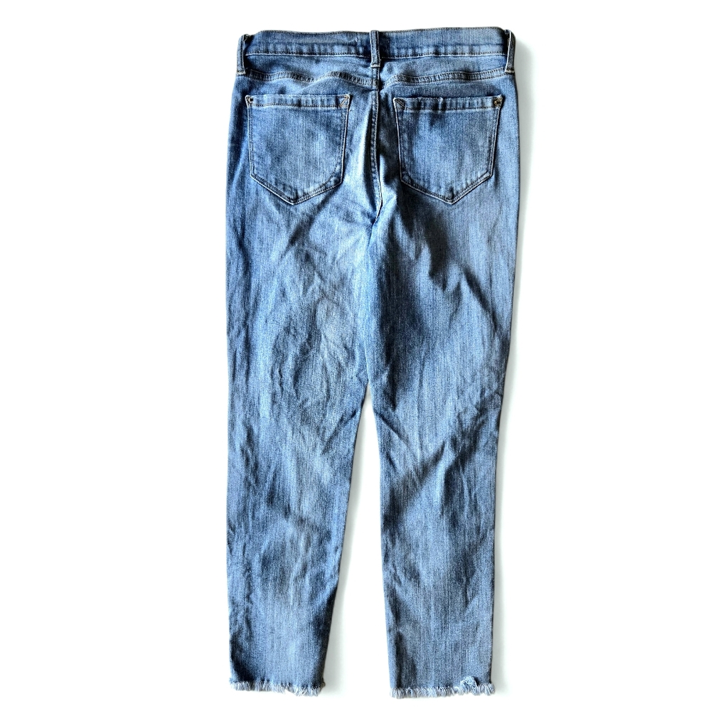 Kensie The Effortless Skinny Crop Light Blue Skinny Jeans - Picture 4 of 14